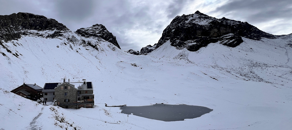 Rappenseehütte Wegspuren ganz rechts