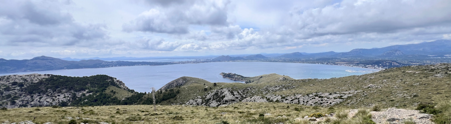 Bucht von Pollença, dahinter Bucht von Alcudia