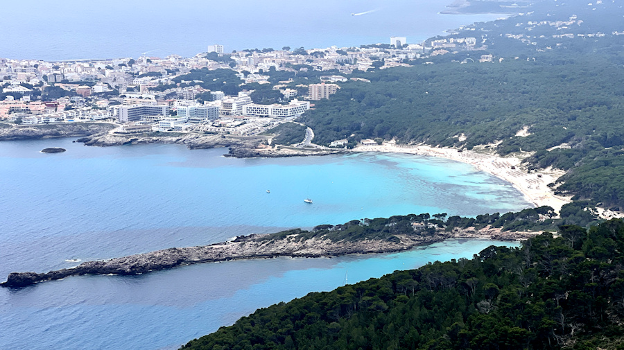 Cala Rajada und Strand Cala Agulla