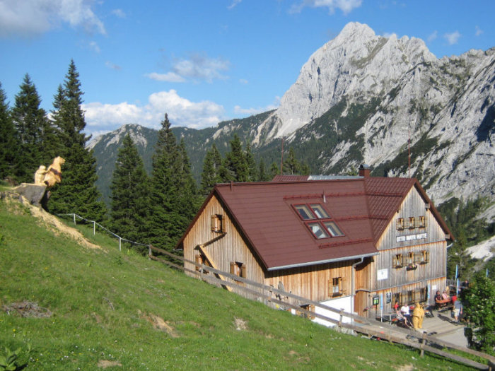 Otto-Mayr Hütte mit Gehrenspitze